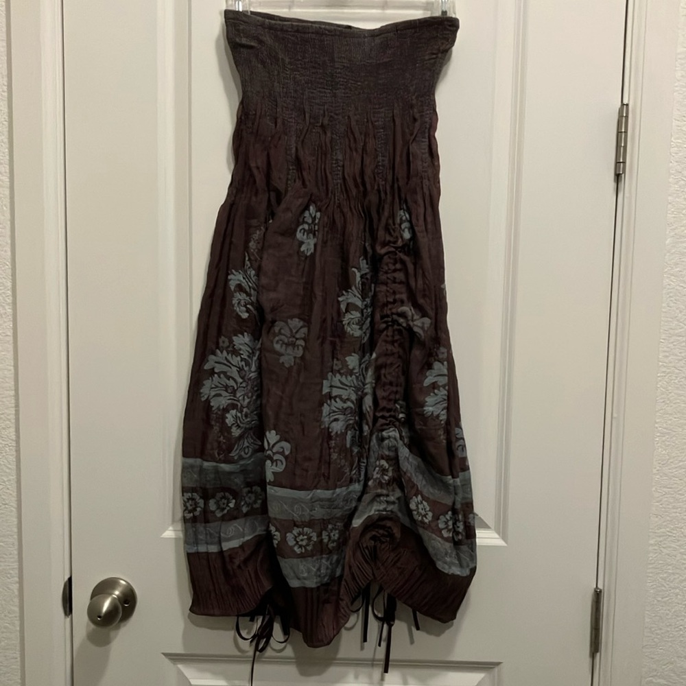Stunning strapless dress purple with blue floral print and bustles